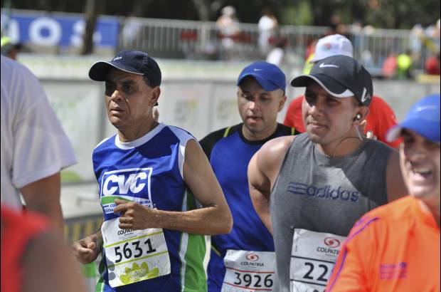 Esteban Jaramillo y Sebasti&#225;n Salazar - M&#225;s de 10 mil competidores se dieron cita en esta hist&#243;rica cita deportiva que se corr&#237;a en las modalidades de 5, 10, 21 y 42 kil&#243;metros.