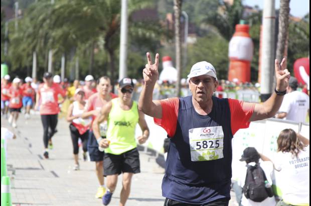 Esteban Jaramillo y Sebasti&#225;n Salazar - M&#225;s de 10 mil competidores se dieron cita en esta hist&#243;rica cita deportiva que se corr&#237;a en las modalidades de 5, 10, 21 y 42 kil&#243;metros.