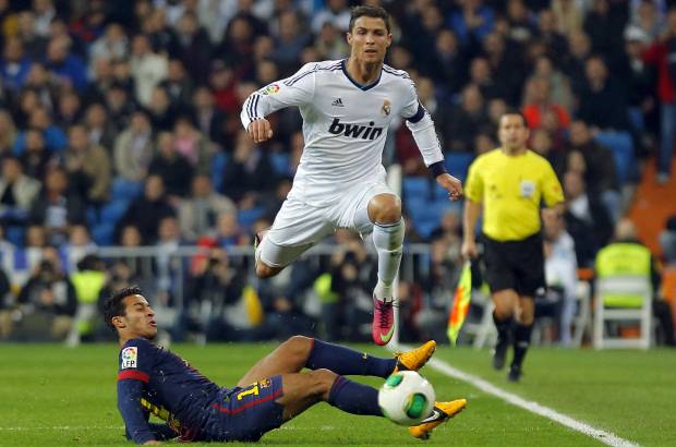 AP - El Real Madrid recuperará jugadores importantes en el Camp Nou. El clásico exhibe igualdad y espectáculo.