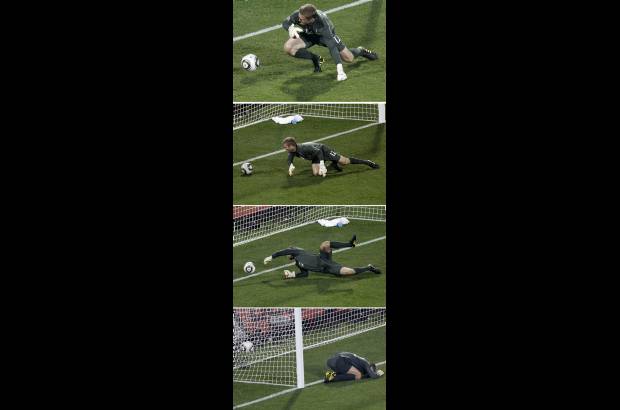 AP - La desafortunada acci&#243;n del portero Robert Green de Inglaterra, donde no controla con efectividad el bal&#243;n que se le escapa de las manos y signific&#243; el empate para E.U.