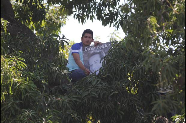 Alex Andr&#233;s Hereira - Hasta las cimas de los &#225;rboles sirvieron para ver pasar la caravana f&#250;nebre del artista nacido en la vereda La Junta de la Guajira.