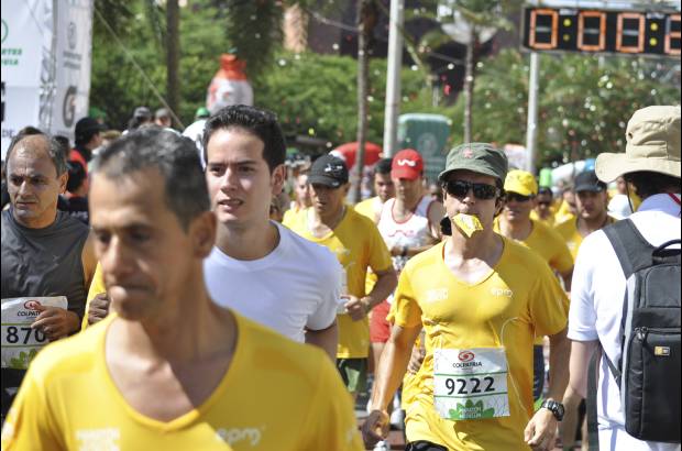 Esteban Jaramillo y Sebastián Salazar - Más de 10 mil competidores se dieron cita en esta histórica cita deportiva que se corría en las modalidades de 5, 10, 21 y 42 kilómetros