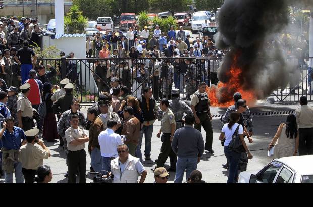 Reuters - Correa pidi&#243; superar lo m&#225;s r&#225;pidamente la situaci&#243;n y asegur&#243; que se sancionar&#225; &quot;a los malos elementos&quot;.