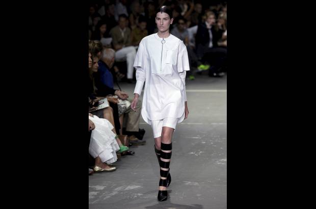 AP - No es de extra&#241;ar que los estilos minimal parezcan algo quir&#250;rgicos. Tan limpios y puros. Alexander Wang.