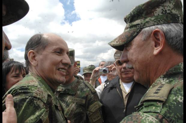 Ministerio de Defensa-Javier Casella - El general Mendieta recibi&#243; su cumplea&#241;os 53 en libertad.