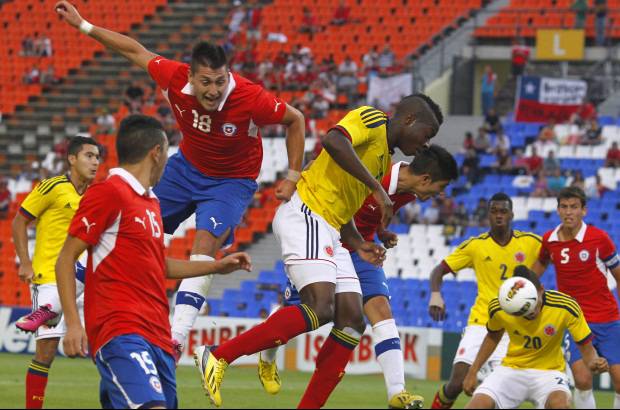 REUTERS - El arranque del juego fue enredado, sin f&#250;tbol colectivo, ni creaci&#243;n de juego para ninguno de los dos equipos.
