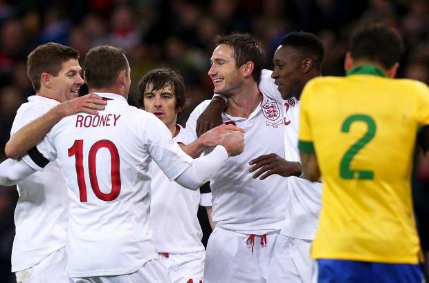 AP - Los goles de Wayne Rooney y Frank Lampard le sirvieron a Inglaterra para imponerse por 2-1 a la selecci&#243;n brasilera dirigida por Luiz Felipe Scolari.