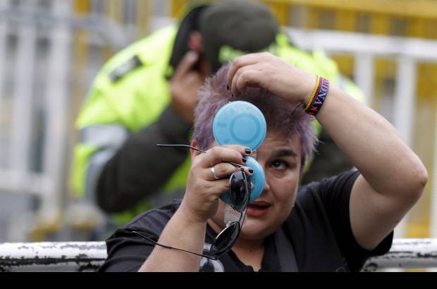 Foto Donaldo Zuluaga - Alegr&#237;a, emoci&#243;n, ansiedad y mucha expectativa es lo que sienten los fan&#225;ticos de Madonna para su concierto. Los madrugadores al estadio Atanasio Girardot saben que este mi&#233;rcoles 28 de noviembre ser&#225; un d&#237;a inolvidable. As&#237; se vive la jornada.