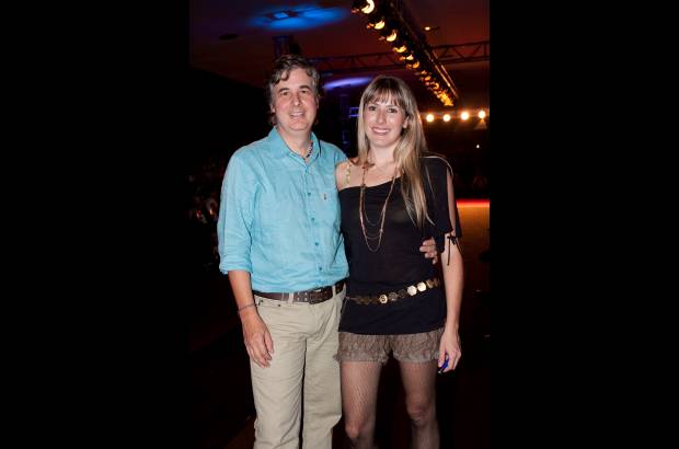 Cortes&#237;a C&#225;mara l&#250;cida - Juan L&#243;pez y Sara Jaramillo. Ella nos recuerda que los short son un must de la temporada y que se ven estupendos en ocasiones formales. Bien por sus medias.