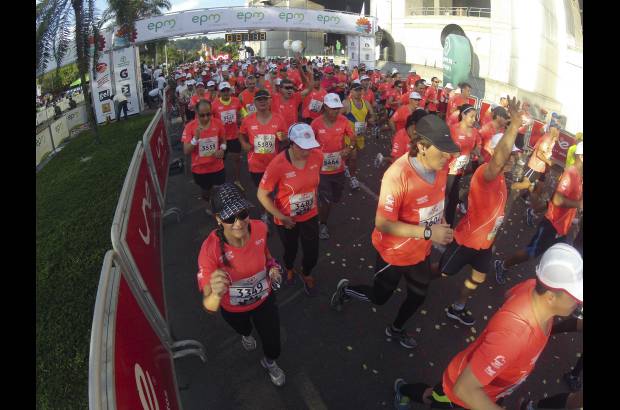 Esteban Jaramillo y Sebastián Salazar - Más de 10 mil competidores se dieron cita en esta histórica cita deportiva que se corría en las modalidades de 5, 10, 21 y 42 kilómetros.