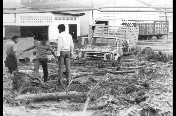 Foto Archivo Colprensa - Esta foto, tomada unas horas despu&#233;s de la tragedia, muestra que de Armero solo qued&#243; un mar de lodo
