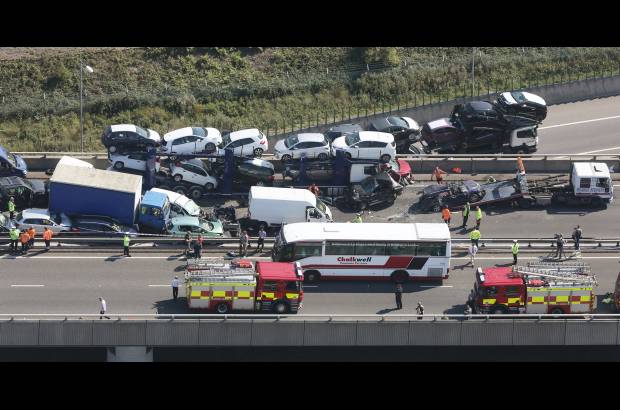 AP - Seg&#250;n los reportes, el accidente no dej&#243; v&#237;ctimas, solo personas heridas.