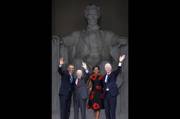 Reuters - El presidente Barack Obama y su esposa Michelle posan al lado de Jimmy Carter y Bill Clinton en la ceremonia de los 50 a&#241;os del emblem&#225;tico discurso &quot;I have a dream&quot; de Martin Luther King.