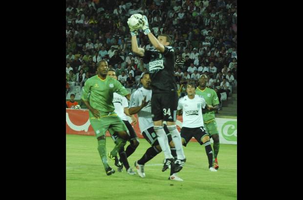 Colprensa - El corazón que le imprimieron los jugadores no fue suficiente y al final Nacional salió derrotado de la capita quindiana 2-1.