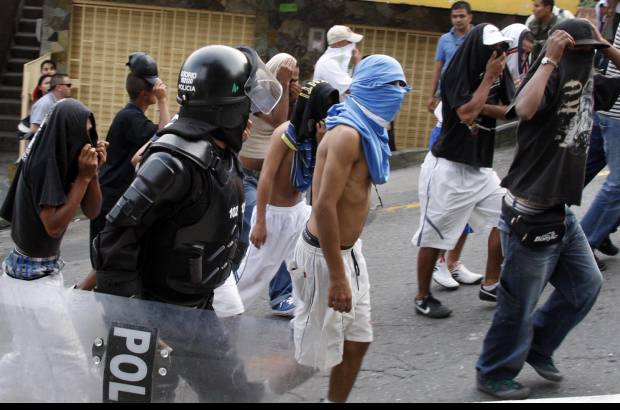 Jaime Pérez - Fuertes enfrentamientos se realizaron el miércoles pasado en la comuna 13 de Medellín, entre combos delincuenciales que actúan en la zona.