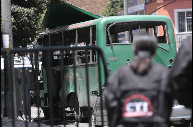 Foto Christian Castillo- Colprensa - El presidente Juan Manuel Santos asegur&#243; que los hechos terroristas de la 74 con Caracas, este martes al medio d&#237;a, se debieron a un atentado contra el exministro del Interior y de Justicia, Fernando Londo&#241;o Hoyos.