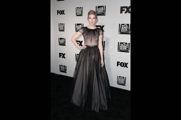 AFP - Lily Rabe/Dise&#241;ador: Georges Hobeika. Los Globos de Oro dejaron una alfombra roja con vestidos que se destacaron y colores que predominaron como el rojo y el negro. La elegancia y la naturalidad marcaron los premios que tuvieron ganadores en el dise&#241;o y causaron sorpresa.