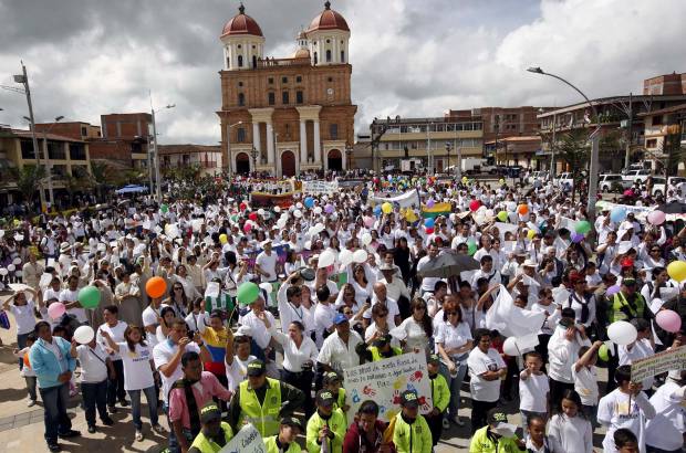 Manuel Saldarriaga - &quot;La vida es sagrada, no m&#225;s violencia&quot; fue la consigna que se escuch&#243; con fuerza en todo el municipio.