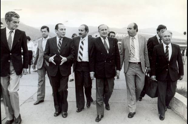Archivo - Con &#193;lvaro Rubio, &#193;lvaro G&#243;mez Hurtado, Misael Pastrana y Belisario Betancur.