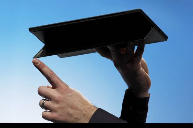 Reuters - La nueva tableta además de su función táctil se le podrá adaptar teclado y ratón como un ordenador tradicional.