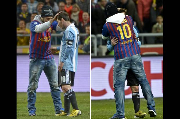 REUTERS - El partido se vio interrumpido por la invasi&#243;n del campo de juego, por un hincha que quiso saludar al cuatro veces ganador del Bal&#243;n de Oro.