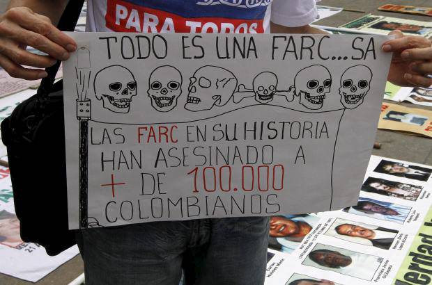 - No m&#225;s de quince personas se reunieron esta ma&#241;ana en el Parque de las Luces para protestar contra las Farc.