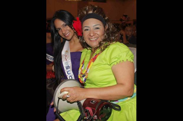 Colprensa - El concurso de la Reina Madre sirve para relajar a las candidatas en los d&#237;as de la recta final del certamen.