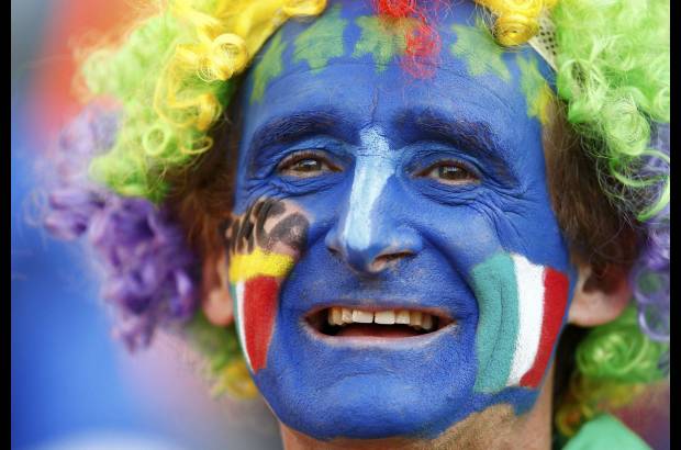 Reuters - Partido jugado en el Mbombela Stadium de Nelspruit con veinte grados de temperatura a su comienzo.