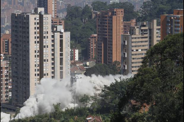 Edwin Bustamante - M&#225;s de 200 personas hicieron parte de la demolici&#243;n de Space