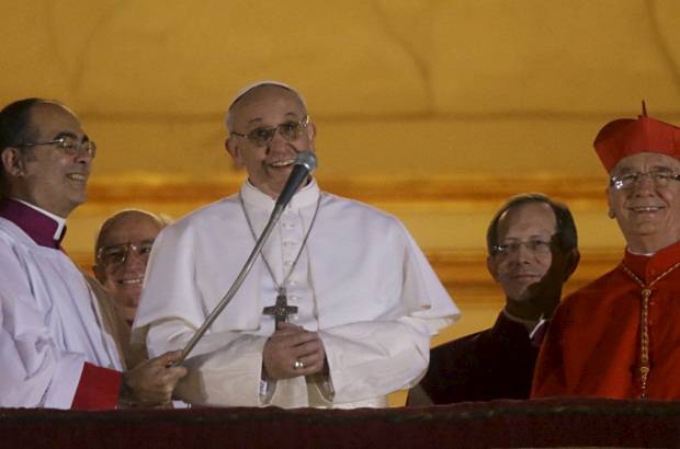 REUTERS - Juan II fue papa hasta el 8 de mayo de 535 y a partir de ese momento muchos de sus sucesores le imitaron y comenzaron a cambiar el nombre de pila por el de ap&#243;stoles, m&#225;rtires u otros papas.