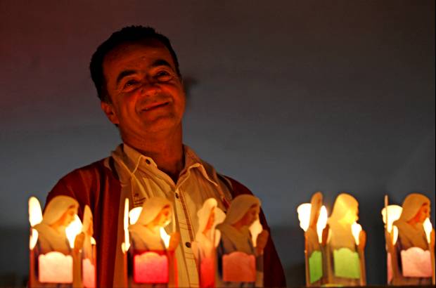 Julio C&#233;sar Herrera - Desde distintos sectores parti&#243; una romer&#237;a que se congreg&#243; en el parque principal, acompa&#241;ando la reliquia de la santa.