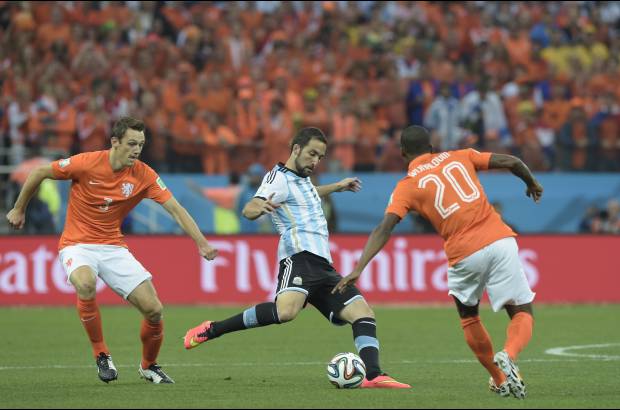 AFP - Lionel Messi, Ezequiel Garay, Sergio Ag&#252;ero y Maxi Rodr&#237;guez marcaron los de Argentina.