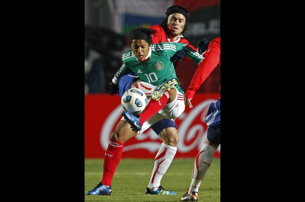 Reuters - Giovanni dos Santos fue el mexicano que más generó fútbol en su equipo. El joven jugador lideró la ofensiva "manita".