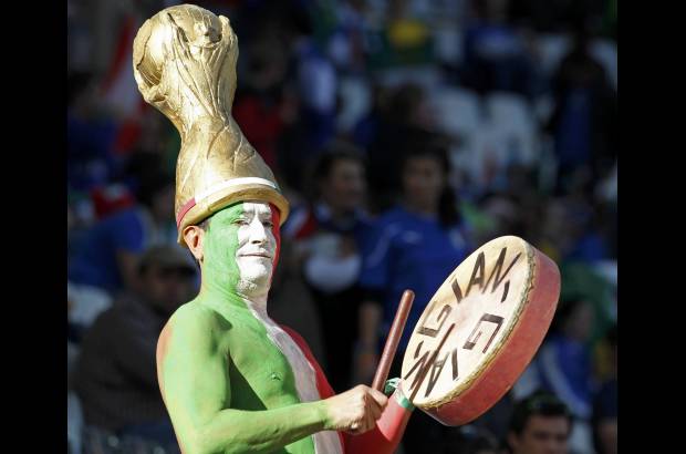 Reuters - El hecho de que Italia no haya podido superar a un rival de grandes limitaciones técnicas como Nueva Zelanda representó otra mancha para los grandes de Europa, que están cosechando resultados muy pobres.