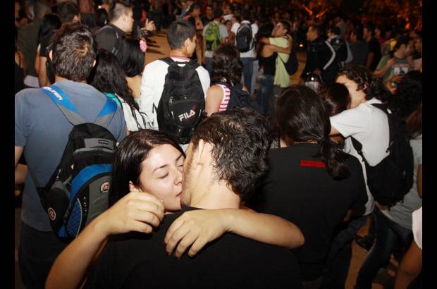 Robinson Sáenz Vargas - La besatón fue otra de las iniciativas de jóvenes estudiantes para llamar la atención sobre sus peticiones de una mejor educación.