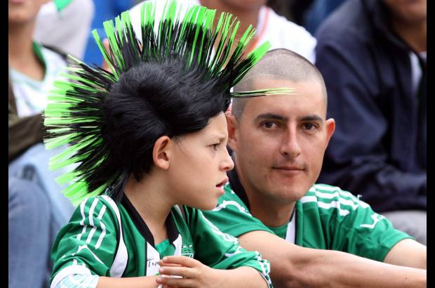 Jaime P&#233;rez - El sexto d&#237;a del Hincha Verde fue fiesta en las tribunas y los alrededores del estadio.