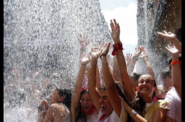 Reuters - Con este acto quedan inaugurados nueve días consecutivos de fiestas en honor de San Fermín.