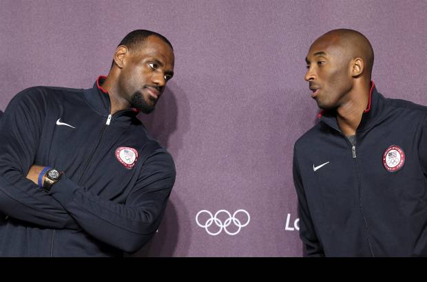Reuters - Dos de las figuras del equipo norteamericano de baloncesto, LeBron James y Kobe Bryant.