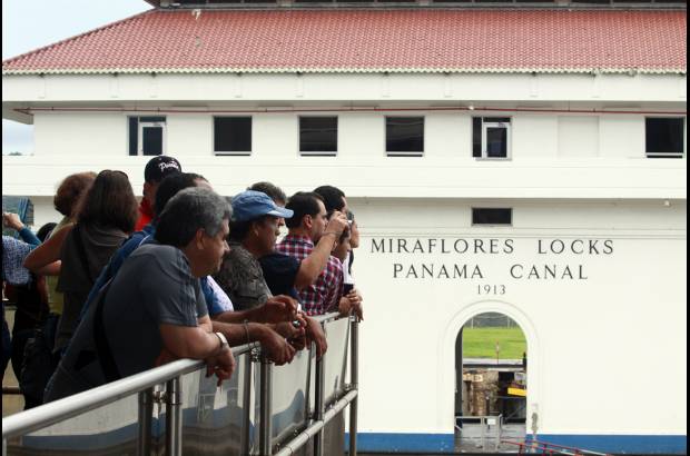Pablo Andrés Montoya Gómez - Entre 13 mil y 14 mil barcos utilizan cada año el canal. Las actividades de transporte comercial a través del Canal de Panamá representan alrededor del 5% del comercio mundial.