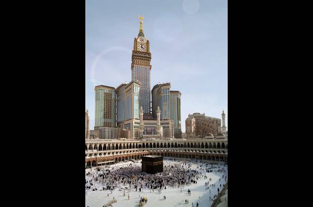 AP - El consorcio saudí Binladen ha sido el encargado de la construcción del reloj, según la agencia oficial de noticias saudí SPA, cuyo diseño en forma de torre lo elaboraron arquitectos alemanes y suizos.