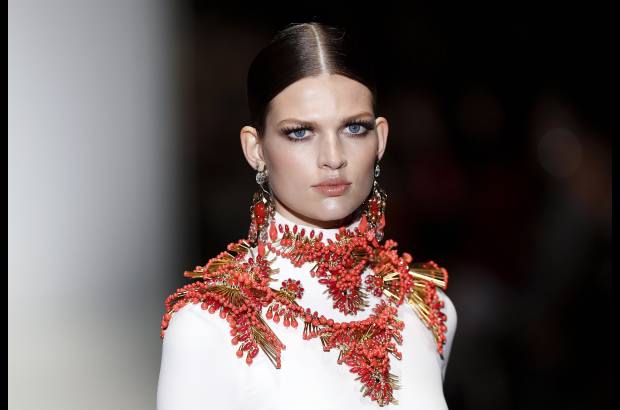 Foto Reuters - La compa&#241;&#237;a de art&#237;culos de lujo Gucci present&#243; su nueva colecci&#243;n, en la Semana de la Moda de Mil&#225;n, Italia. Una propuesta con colores fuertes, vibrantes y energ&#233;ticos.