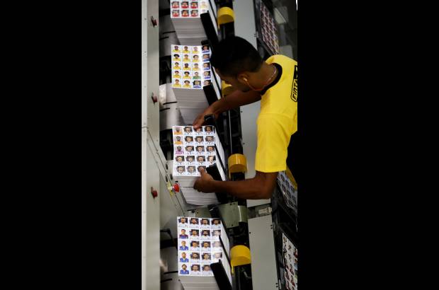 Reuters - En Tambore, un barrio industrial de Sao Paulo, está la fábrica de Panini en Brasil. Allí se produce el álbum del Mundial de Fútbol para dicho país.