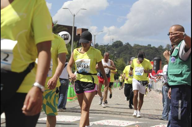 Esteban Jaramillo y Sebastián Salazar - Más de 10 mil competidores se dieron cita en esta histórica cita deportiva que se corría en las modalidades de 5, 10, 21 y 42 kilómetros.