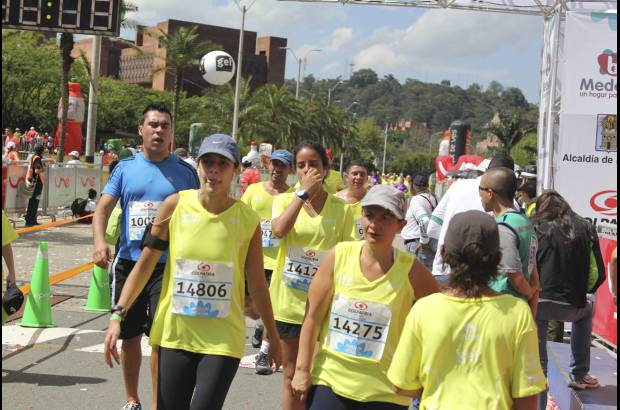 Esteban Jaramillo y Sebastián Salazar - Más de 10 mil competidores se dieron cita en esta histórica cita deportiva que se corría en las modalidades de 5, 10, 21 y 42 kilómetros.