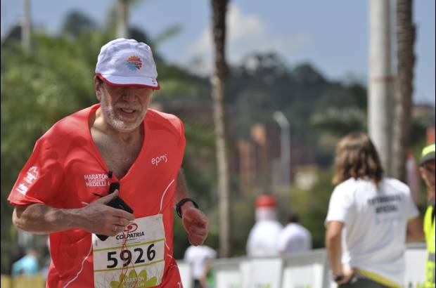 Esteban Jaramillo y Sebasti&#225;n Salazar - M&#225;s de 10 mil competidores se dieron cita en esta hist&#243;rica cita deportiva que se corr&#237;a en las modalidades de 5, 10, 21 y 42 kil&#243;metros.