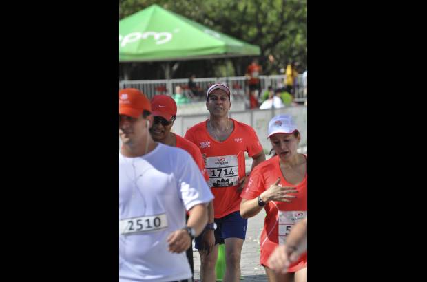 Esteban Jaramillo y Sebasti&#225;n Salazar - M&#225;s de 10 mil competidores se dieron cita en esta hist&#243;rica cita deportiva que se corr&#237;a en las modalidades de 5, 10, 21 y 42 kil&#243;metros.