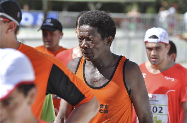 Esteban Jaramillo y Sebasti&#225;n Salazar - M&#225;s de 10 mil competidores se dieron cita en esta hist&#243;rica cita deportiva que se corr&#237;a en las modalidades de 5, 10, 21 y 42 kil&#243;metros.