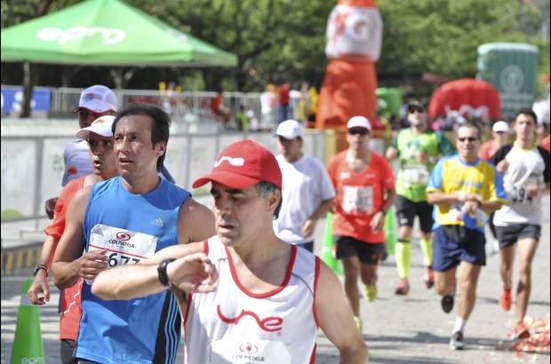 Esteban Jaramillo y Sebasti&#225;n Salazar - M&#225;s de 10 mil competidores se dieron cita en esta hist&#243;rica cita deportiva que se corr&#237;a en las modalidades de 5, 10, 21 y 42 kil&#243;metros.