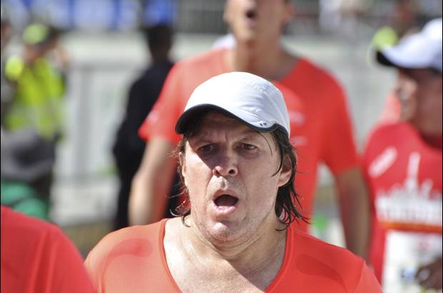 Esteban Jaramillo y Sebasti&#225;n Salazar - M&#225;s de 10 mil competidores se dieron cita en esta hist&#243;rica cita deportiva que se corr&#237;a en las modalidades de 5, 10, 21 y 42 kil&#243;metros.