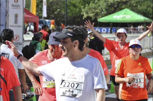 Esteban Jaramillo y Sebasti&#225;n Salazar - M&#225;s de 10 mil competidores se dieron cita en esta hist&#243;rica cita deportiva que se corr&#237;a en las modalidades de 5, 10, 21 y 42 kil&#243;metros.